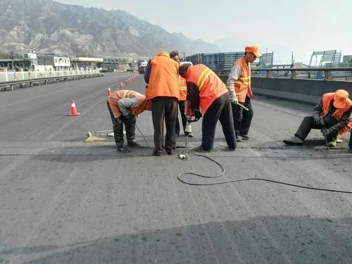 港南道路桥梁病害治理